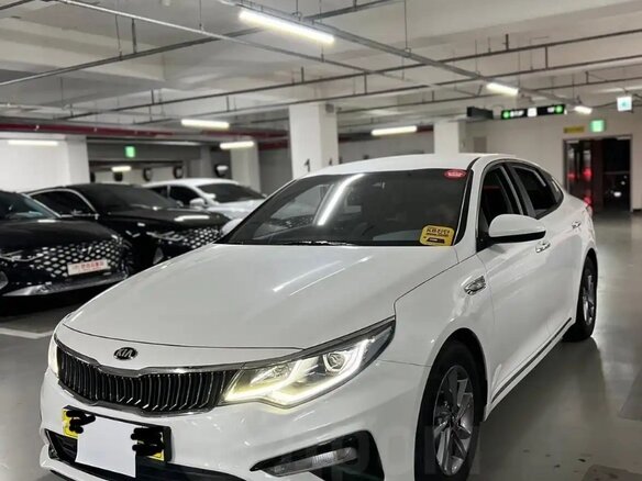 2018 Kia K5 II, белый, 1650000 рублей - вид 1