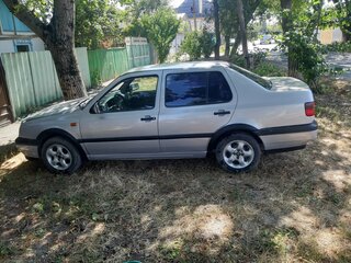 1993 Volkswagen Vento, серебристый, 230000 рублей, вид 3