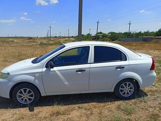 2011 Chevrolet Aveo I Рестайлинг, белый, 500000 рублей, вид 4