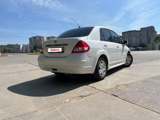 2013 Nissan Tiida I Рестайлинг, белый, 830000 рублей, вид 4