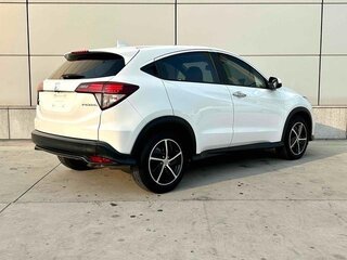 2021 Honda Vezel I Рестайлинг, белый, 1700000 рублей, вид 4