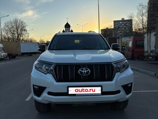 2021 Toyota Land Cruiser Prado 150 Series Рестайлинг 3, белый, 7050000 рублей, вид 2