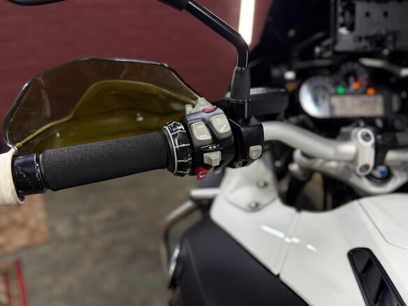 2015 BMW R 1200 GS Adventure, белый, 970000 рублей - вид 14