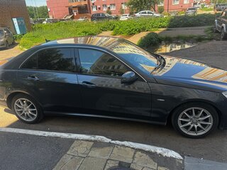 2009 Mercedes-Benz E-Класс 220 5G-Tronic IV (W212, S212, C207), серый, 1350000 рублей, вид 3