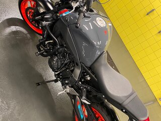 2021 Yamaha MT-09 (FZ-09), серый, 1299000 рублей, вид 3