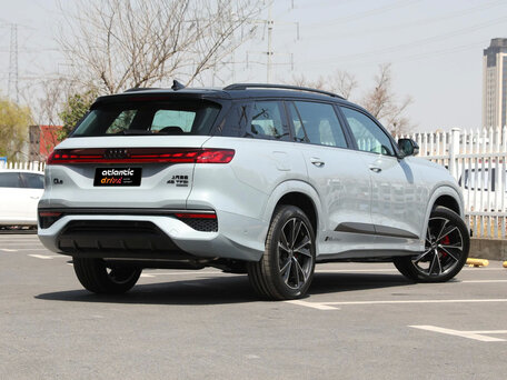 2026 Audi Q6 45 TFSI, серебристый, 7590000 рублей, вид 5