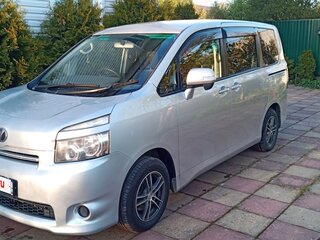 2008 Toyota Voxy II (R70), серый, 1390000 рублей, вид 1