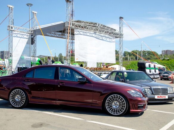 2007 Mercedes-Benz S-Класс 550 V (W221), красный, 2150000 рублей - вид 35
