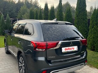 2019 Mitsubishi Outlander III Рестайлинг 3, серый, 2550000 рублей, вид 5