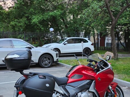 2010 Honda VFR 1200, красный, 950000 рублей, вид 2