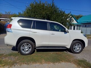 2012 Toyota Land Cruiser Prado 150 Series, белый, 3200000 рублей, вид 4