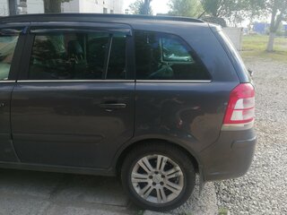 2011 Opel Zafira B Рестайлинг, серый, 650000 рублей, вид 3