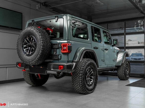 2025 Jeep Wrangler IV (JL) Рестайлинг, серый, 8650000 рублей - вид 1