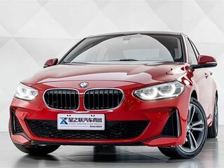 2022 BMW 1 серии 120i III (F52) Рестайлинг, красный, 1405000 рублей, вид 3