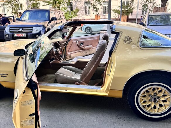 1980 Pontiac Firebird II, жёлтый - вид 6