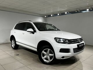 2013 Volkswagen Touareg II, белый, 1540000 рублей, вид 3