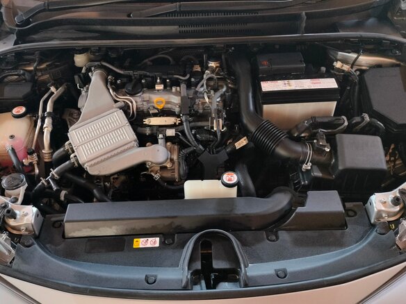 2021 Toyota Corolla Sport XII (E210), серебристый, 2000000 рублей - вид 28
