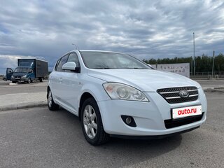 2009 Kia Ceed I, белый, 700000 рублей, вид 3