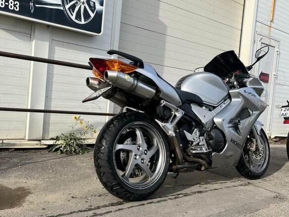 2005 Honda VFR 800, серебристый, 520000 рублей - вид 14
