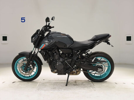2020 Yamaha MT-07 (FZ-07), серый, 850000 рублей, вид 4