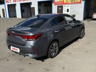 2021 Kia Rio IV Рестайлинг, серый, 1900000 рублей, вид 4