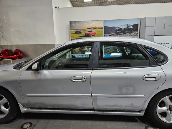 2001 Ford Taurus IV, серебристый, 550000 рублей - вид 5