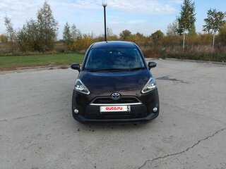 2018 Toyota Sienta II, коричневый, 1585000 рублей, вид 2