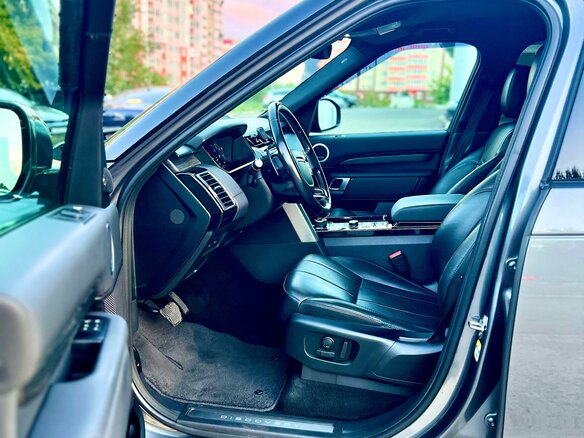 2018 Land Rover Discovery V, серый, 5700000 рублей - вид 9