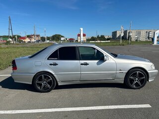 1999 Mercedes-Benz C-Класс 240 I (W202) Рестайлинг, серебристый, 350000 рублей, вид 3