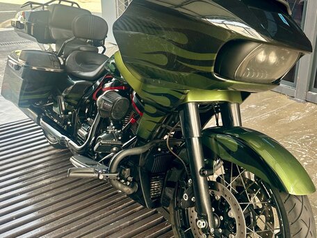 2022 Harley-Davidson CVO Road Glide, чёрный, 4200000 рублей, вид 2