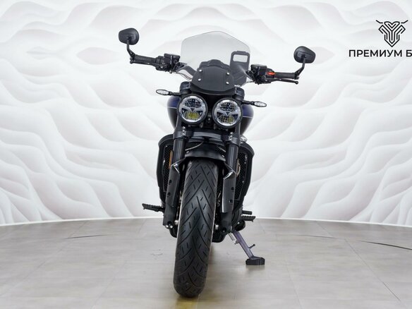 2024 Triumph Rocket 3, чёрный, 2599000 рублей - вид 3