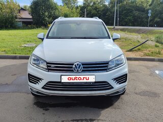 2016 Volkswagen Touareg II Рестайлинг, белый, 2999900 рублей, вид 3