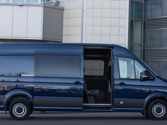 2018 Volkswagen Crafter, синий, 3000000 рублей - вид 6