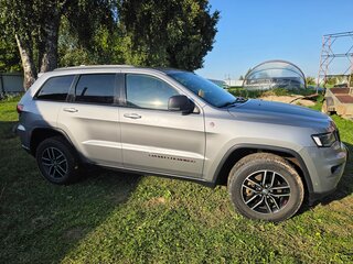 2017 Jeep Grand Cherokee IV (WK2) Рестайлинг, серый, 3150000 рублей, вид 3