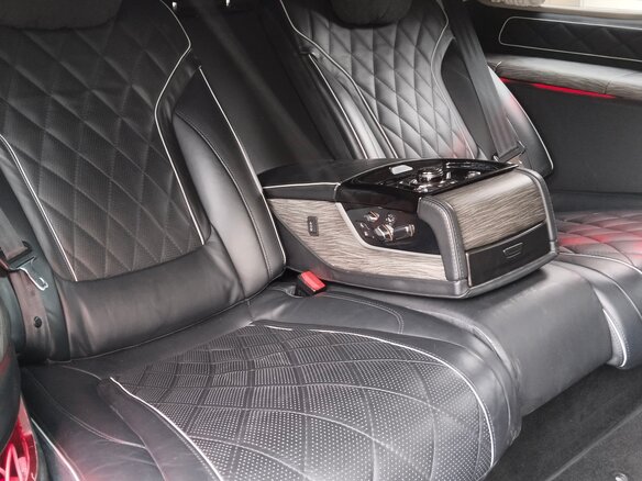 2012 Toyota Sequoia II, чёрный - вид 9
