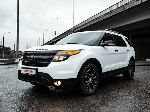 2014 Ford Explorer Sport V, белый, 2500000 рублей - вид 1