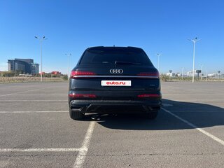 2019 Audi Q7 50 TDI II (4M) Рестайлинг, чёрный, 5900000 рублей, вид 4