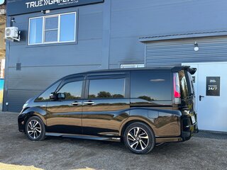 2016 Honda Stepwgn Spada V, чёрный, 1900000 рублей, вид 1