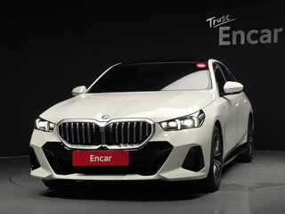 2025 BMW 5 серии 520i VIII (G60/G61/G68), белый, 6600000 рублей, вид 2
