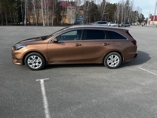 2022 Kia Ceed III Рестайлинг, коричневый, 2000000 рублей, вид 2