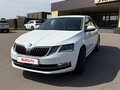 2020 Skoda Octavia III (A7) Рестайлинг, белый, 1700000 рублей - вид 1