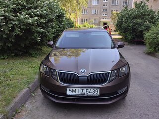 2018 Skoda Octavia III (A7) Рестайлинг, коричневый, 1600000 рублей, вид 3