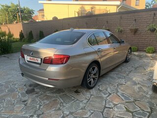 2010 BMW 5 серии 523i VI (F10/F11/F07), бежевый, 1890000 рублей, вид 5