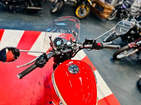 2026 Royal Enfield Meteor, красный, 528000 рублей, вид 4