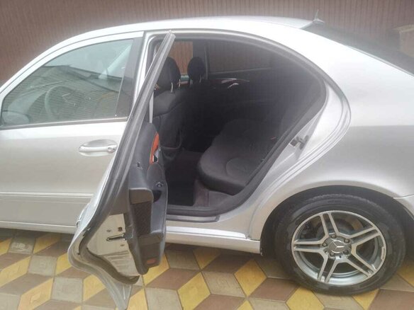 2002 Mercedes-Benz E-Класс 220 III (W211, S211), серебристый, 600000 рублей - вид 9