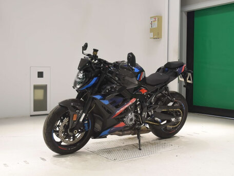 2023 BMW M 1000 R, чёрный, 1900000 рублей, вид 4