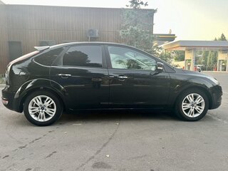 2008 Ford Focus II Рестайлинг, чёрный, 720000 рублей, вид 3
