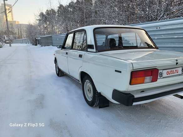 1997 Lada (ВАЗ) 2105, белый - вид 8