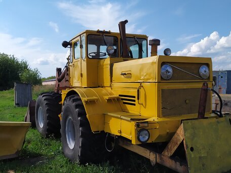 1981 Кировец К-701, жёлтый, 750000 рублей, вид 2