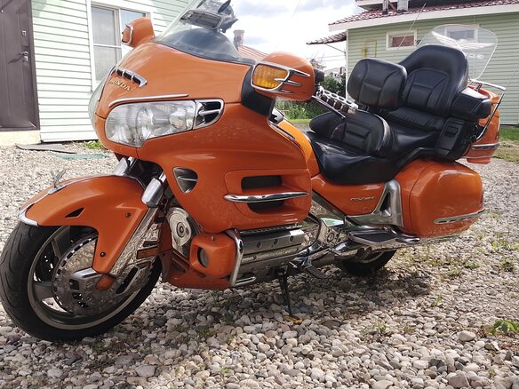 2004 Honda GL 1800 Gold Wing, оранжевый, 1150000 рублей - вид 6